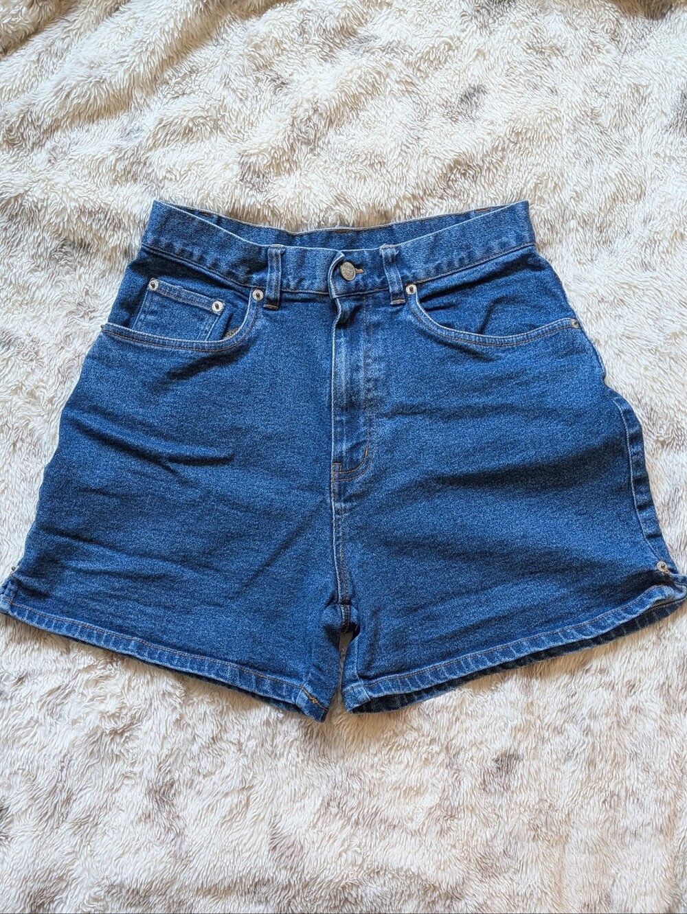 Vintage 90s | Bill Blass | Denim High-Waist Shorts | No Back Pockets | Size 8